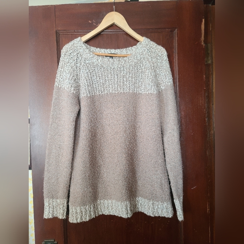 Fate knit neutral sweater size large